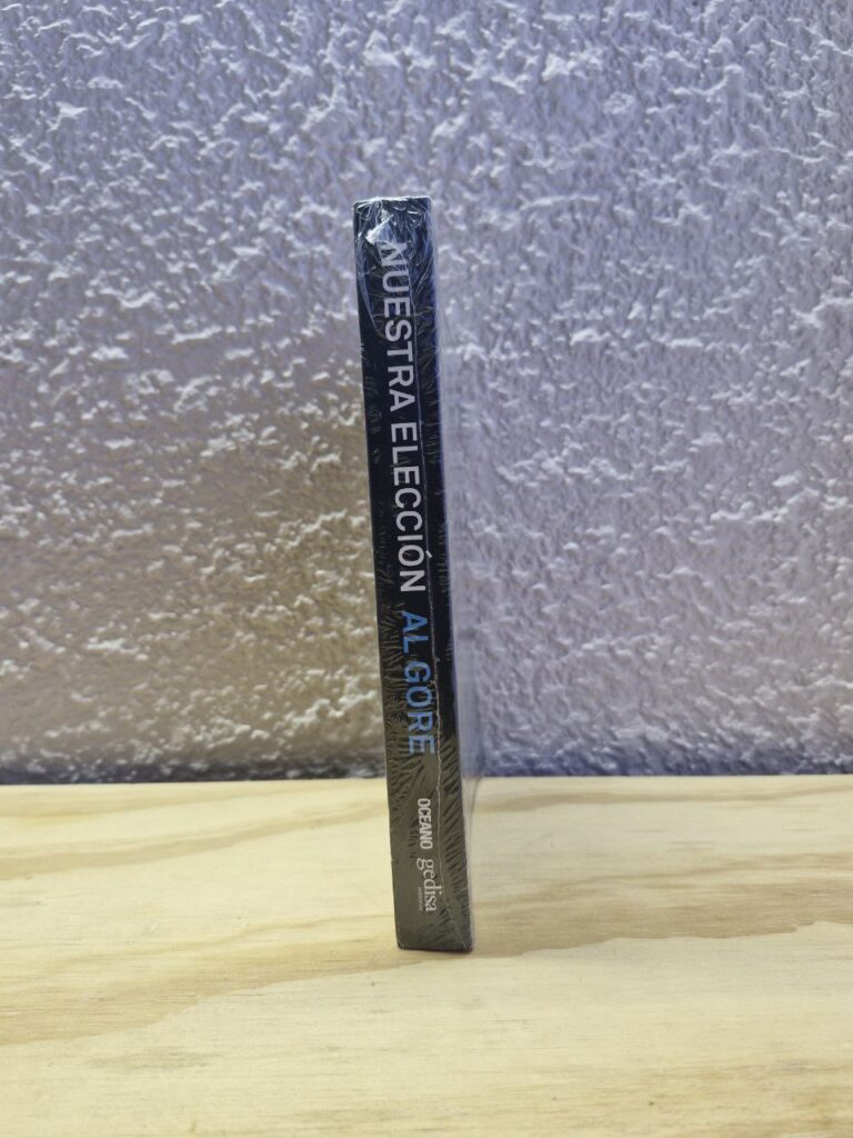 Fotografía de lomo de libro impreso Nuestra Elección.	 
Precio: $125 MXN	 
Compiladores: Al Gore	 
Año: 2010	 
Formato: Pasta blanda o rústica	 
Dimensiones: Ancho 19.3 cm., Alto 23 cm., Grueso 2.3 cm.	 
Número de páginas: 416	 
Idioma: Español	 
Categoría: Nuevo