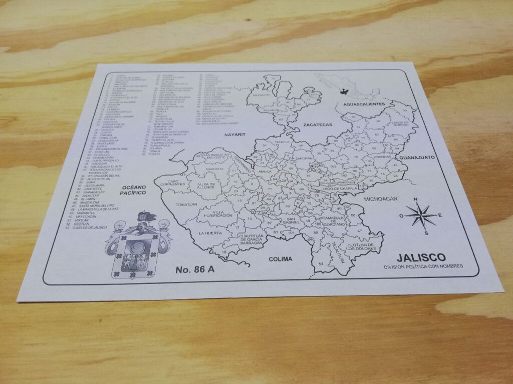 Fotografía de Mapa escolar con división política con nombres del estado de Jalisco MXN 2.00 Precio por cada mapa Dimensiones: 21.5 x 28 centímetros Categoría: Nuevo Estados disponibles: Ciudad de México, Guerrero, Guanajuato, Jalisco, México, Michoacán, Querétaro, San Luis Potosí, Tlaxcala, Veracruz y Yucatán