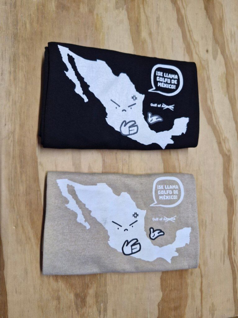 Fotografía de Camisetas "Golfo de México" colores beige y negro Precio 250.00 pesos mexicanos Marca: Geomemes Tallas: Mediana y Grande Colores disponibles: Beige y Negro Material: 100% Algodón Tipo de corte: Hombre Tipo de impresión: Serigrafía Categoría: Nuevo