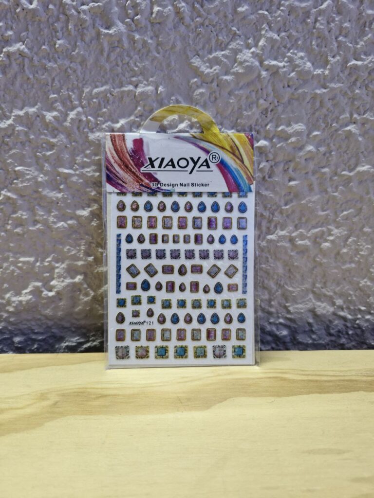 Fotografía de Adhesivos para uñas modelo Gemas y Minerales 4 Precio: $10 MXN por cada hoja Material: Plástico Formato: Plantilla con 40 estampas aproximadamente Dimensiones de paquete: Ancho 8.3 cm., Alto 13 cm. Categoría: Nuevo